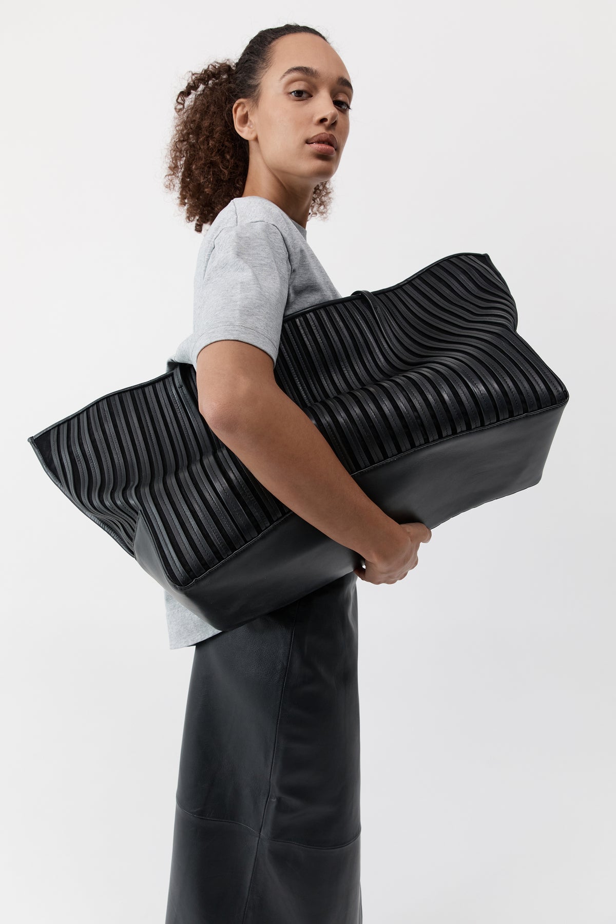 St. Agni - Large Bag - Black