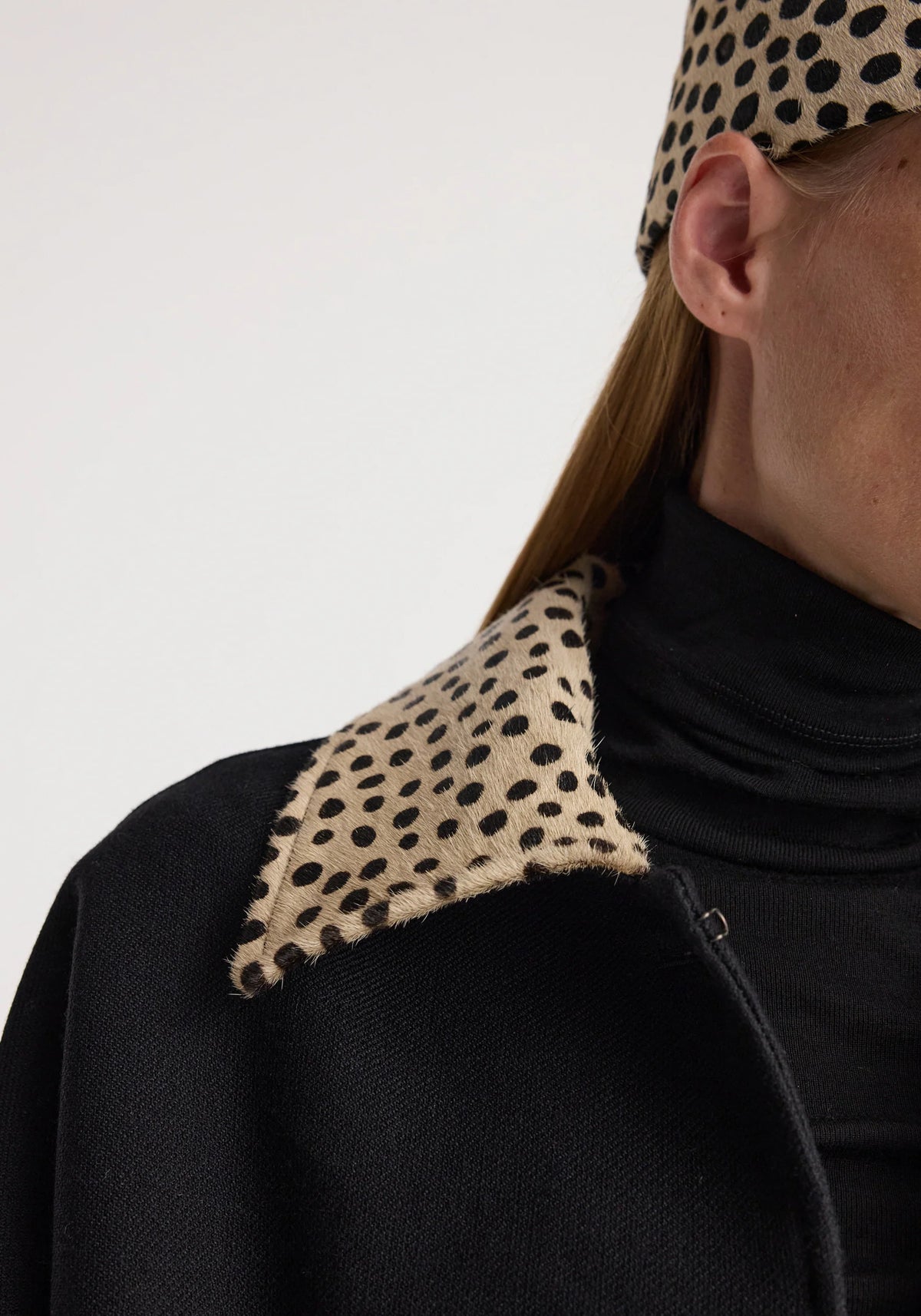 Róhe - Cheetah Collar Wool Coat - Black
