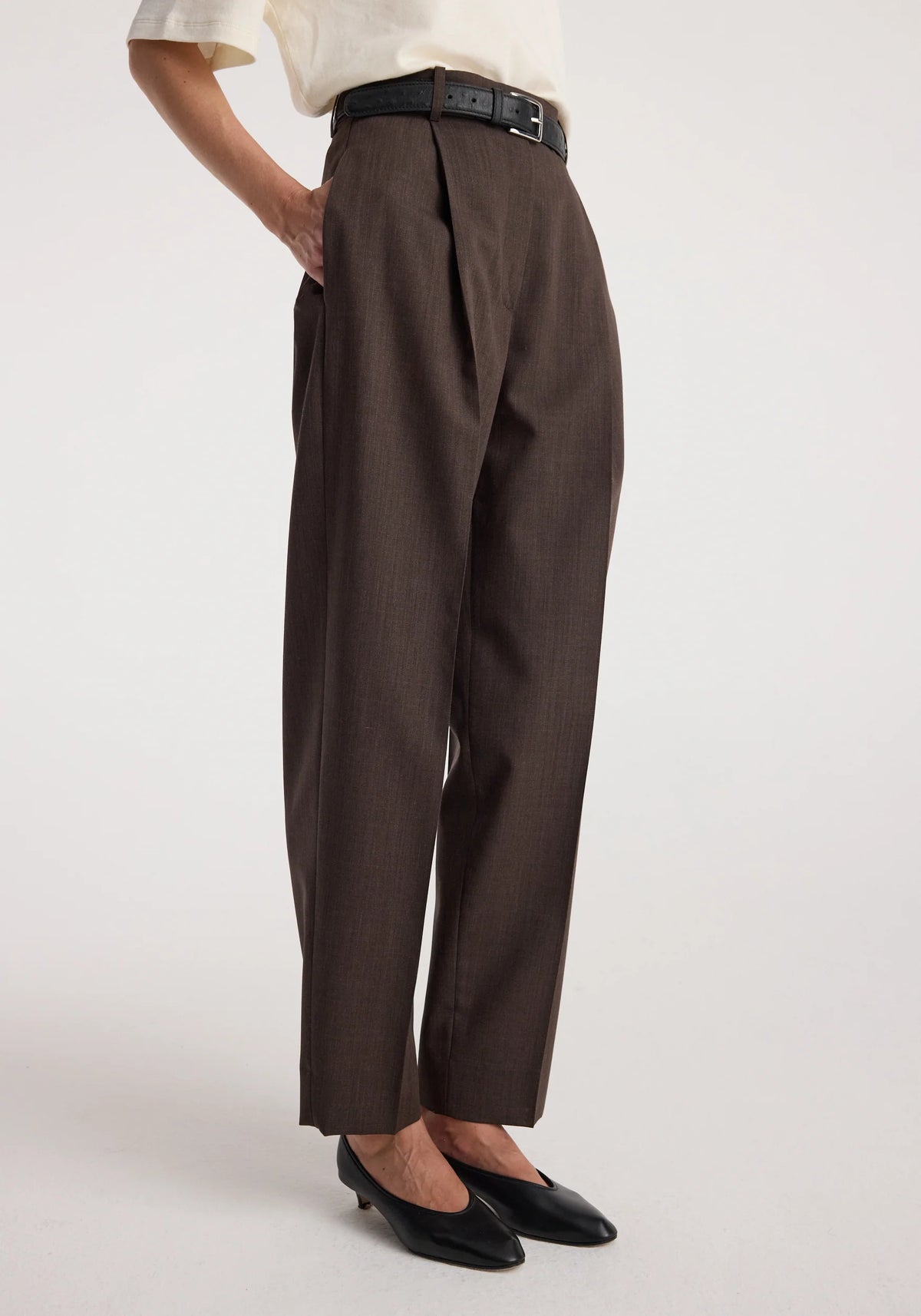 Róhe - Daria Pleat Trousers - Dark Brown
