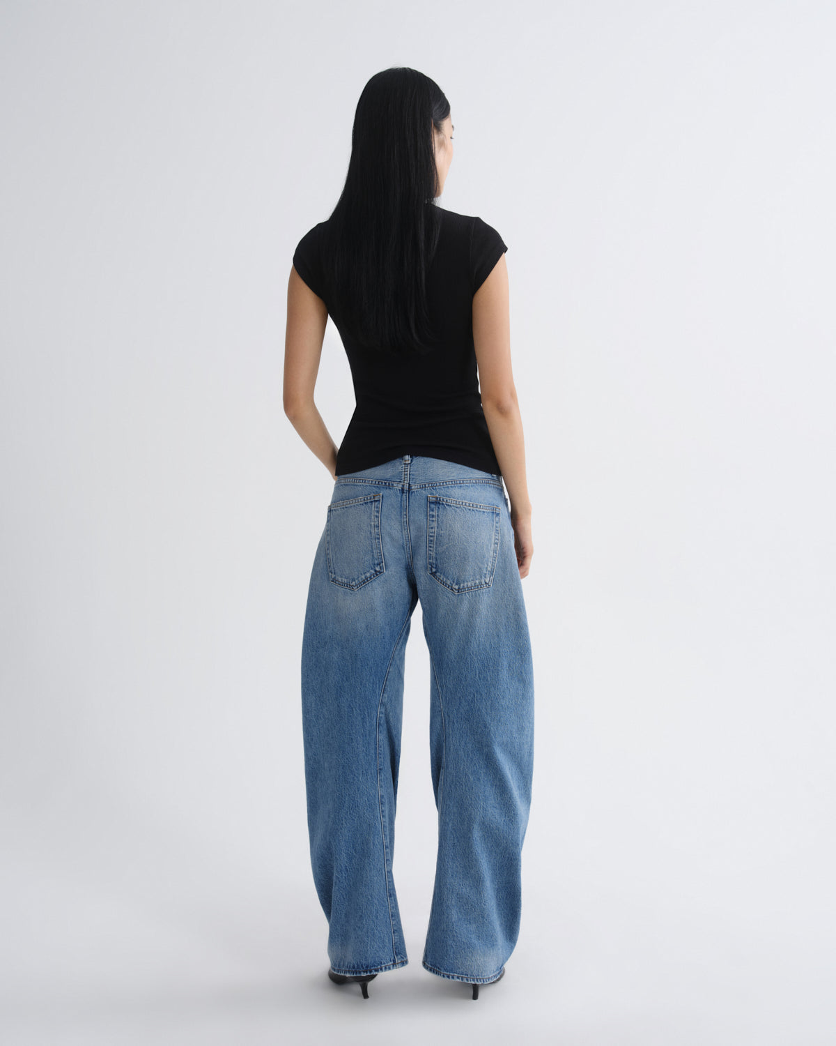 Agolde - Curved Leg Denim Jeans - Washed Indigo