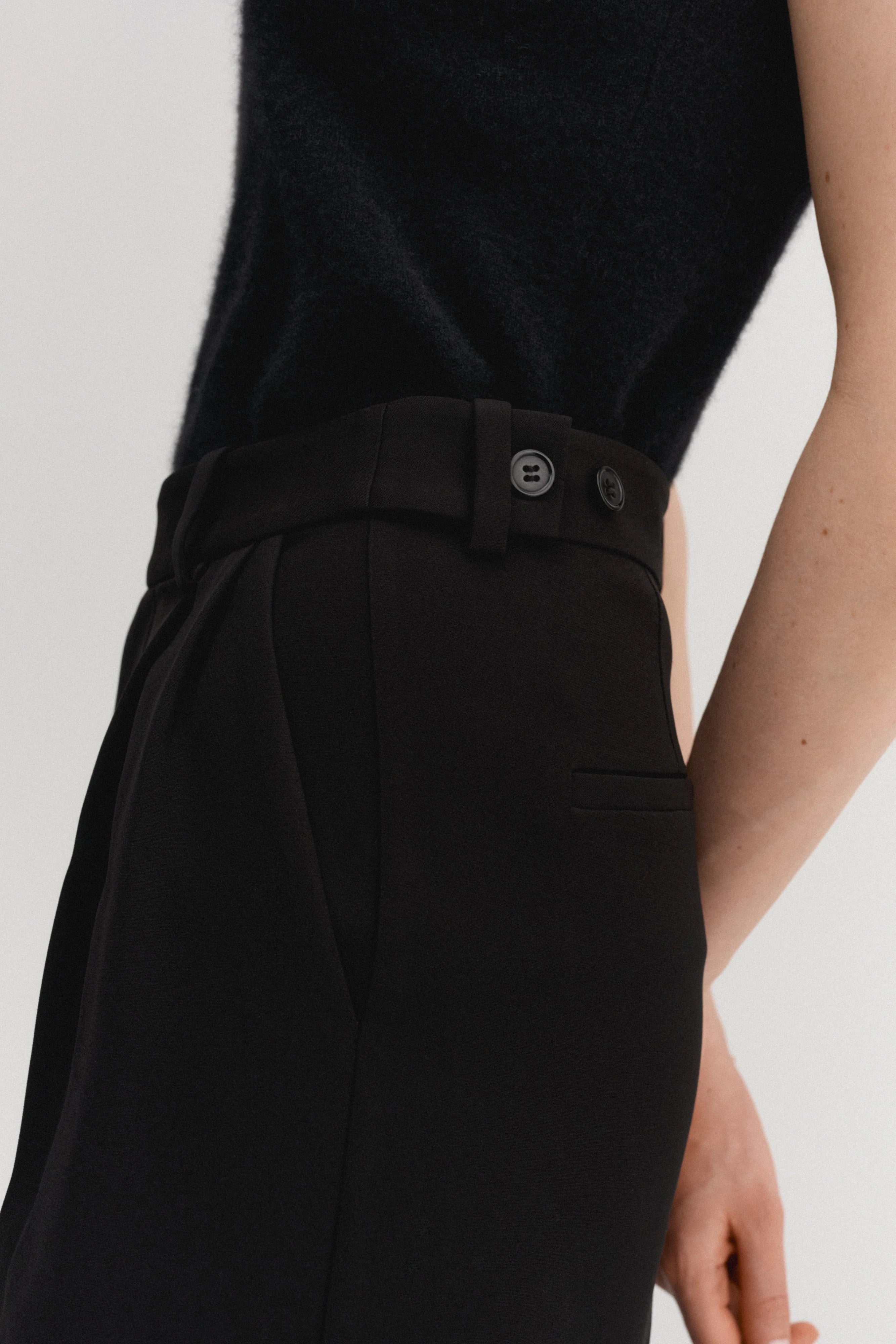 Almada Label - Trousers - Black