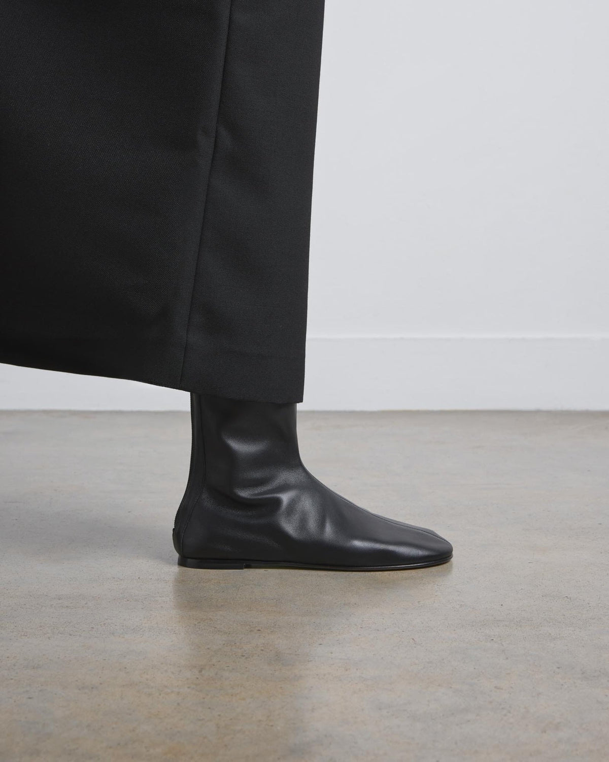 Dear Frances - Flat Nappa Leather Ankle Boot - Black